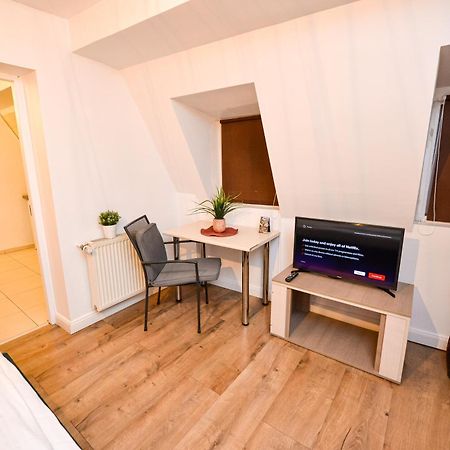 The Lincoln Suites - Central Shabbat Friendly Apartments Bukares Bagian luar foto