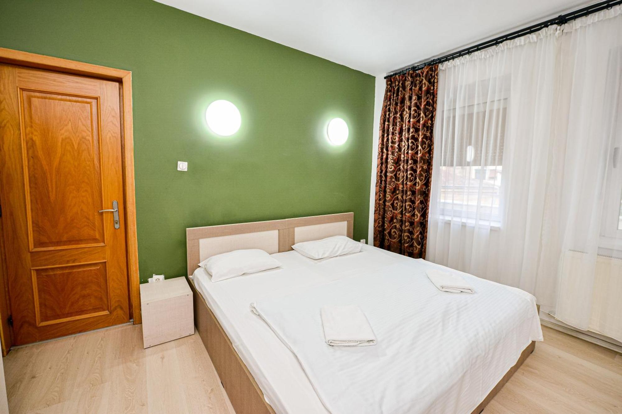 The Lincoln Suites - Central Shabbat Friendly Apartments Bukares Bagian luar foto