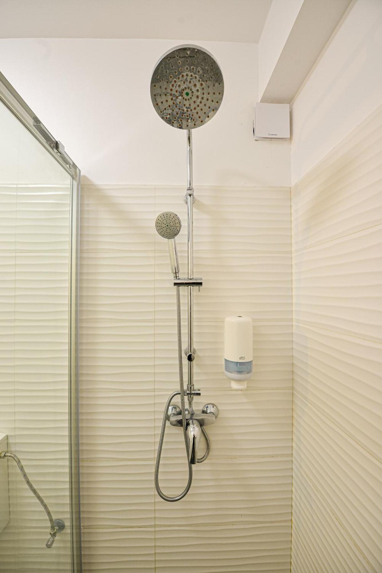 The Lincoln Suites - Central Shabbat Friendly Apartments Bukares Bagian luar foto